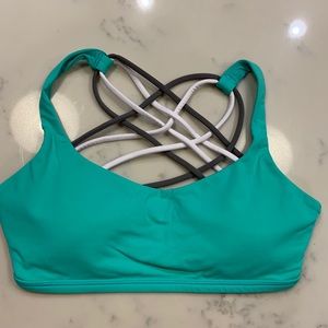 Lululemon free to be bra